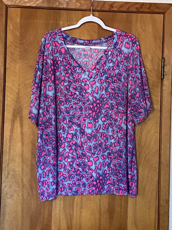Tops - Women's Pink and Blue Leopard Print V-Neck Top